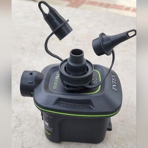 Intex Quick-Fill battery-operated air pump 6C Preowned Tested
